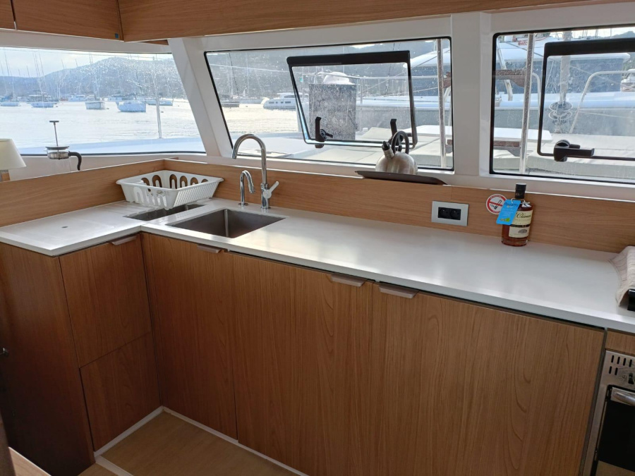 Photo #11 - BALI 3.8 CATSMART POUCETTE (Poucette) in Le Marin - 27098