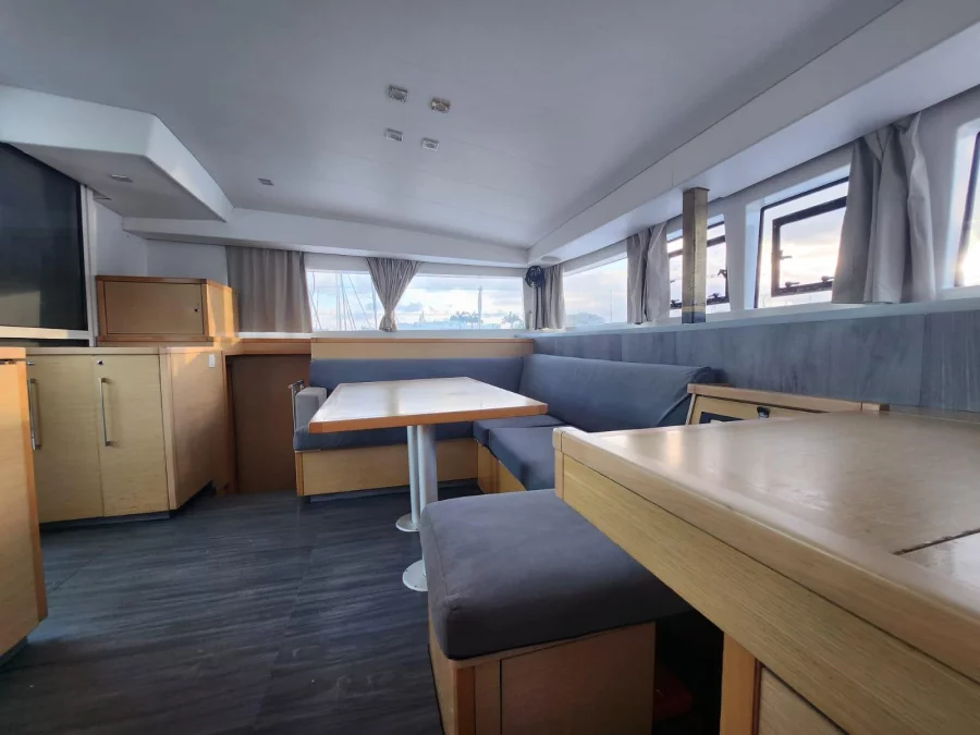 LAGOON 400 S2 (Providence (refit 2023))  - 17