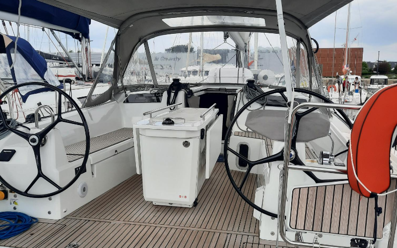 Photo #199 - OCEANIS 40.1 4 CAB (KARANTEZ) in Port du Crouesty - 27176