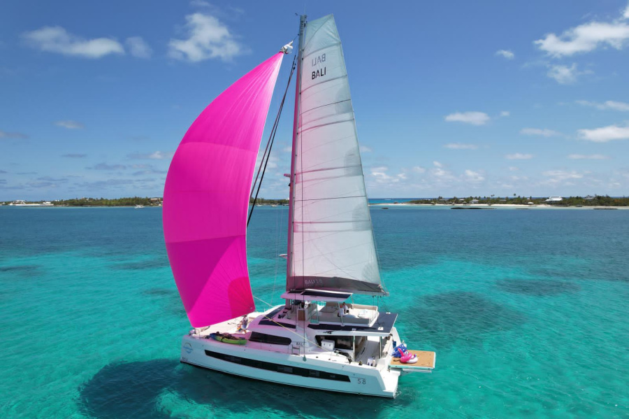 Photo #1 - BALI 5.8 - 5 cabines (FOUR C S) in MARTINIQUE - LE MARIN - 61575