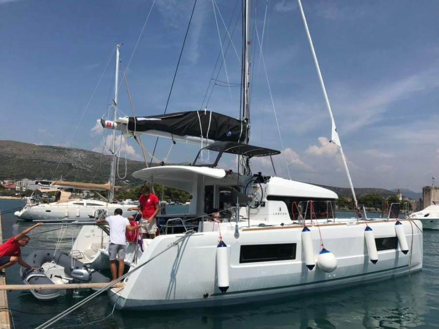 Photo #1 - Lagoon 40 - 4 + 2 cab (Nathalie) in Yachtclub Seget (Marina Baotić) - 27598