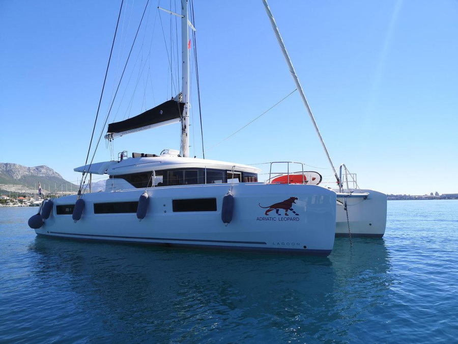 Photo #1 - Lagoon 50 - 6 + 1 cab. (Adriatic Leopard) in Marina - 27646