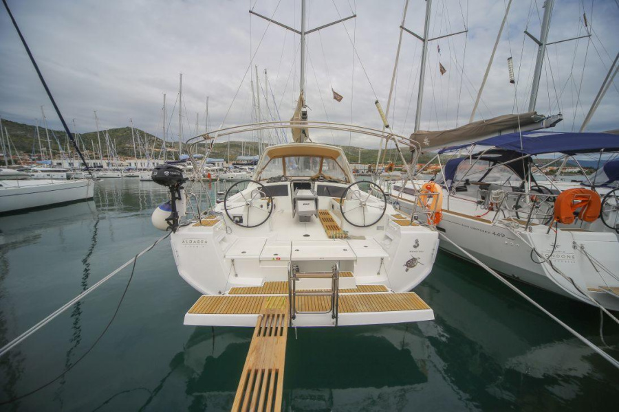 Photo #1 - Oceanis 48 - 5 cab. (ALDABRA) en Yachtclub Seget (Marina Baotić) - 27735