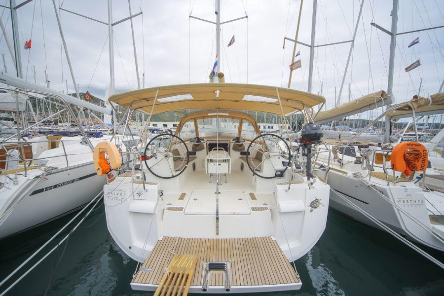 Photo #1 - Sun Odyssey 519 - 5 + 1 cab. (MALAKE) en Yachtclub Seget (Marina Baotić) - 27737