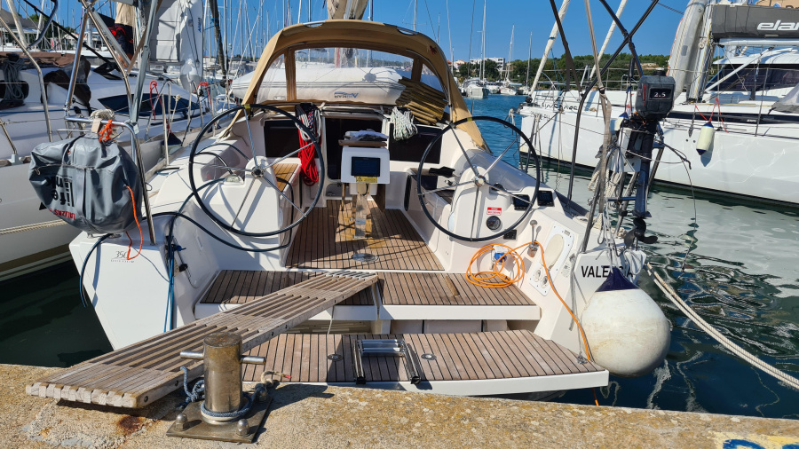 Photo #1 - Dufour 350 GL (VALENCIA) en Šibenik, Marina Zaton - 28068