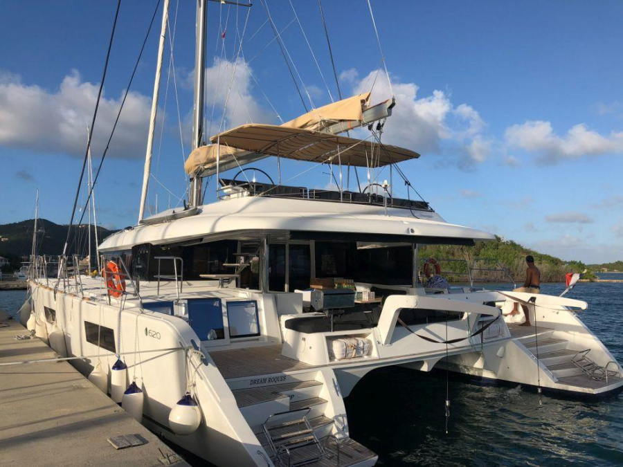 Photo #1 - Lagoon 620 - 6 + 2 cab. (DREAM ROQUES) in Martinique - 28617