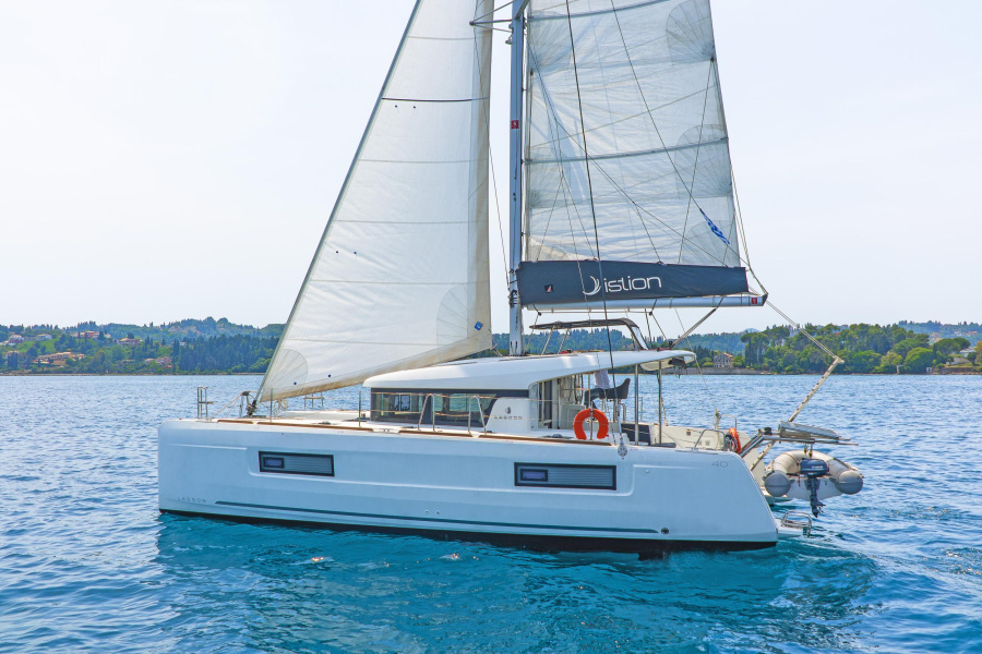 Photo #1 - Lagoon 40 - 4 + 2 cab (Thalasea) in Gouvia Marina - 29070