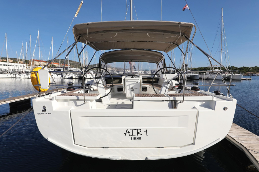 Photo #1 - Oceanis 51.1 - 5 + 1 cab. (Air 1) in Marina (ex.SCT) - 29118