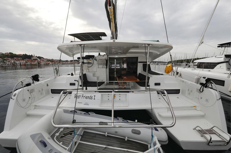 Photo #1 - Lagoon 42 - 4 + 2 cab. (Best Friends I) en Marina Frapa - 29122