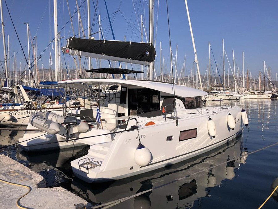 Photo #1 - Lagoon 42 - 4 + 2 cab. (Aktis) in s, Alimos marina - 29438