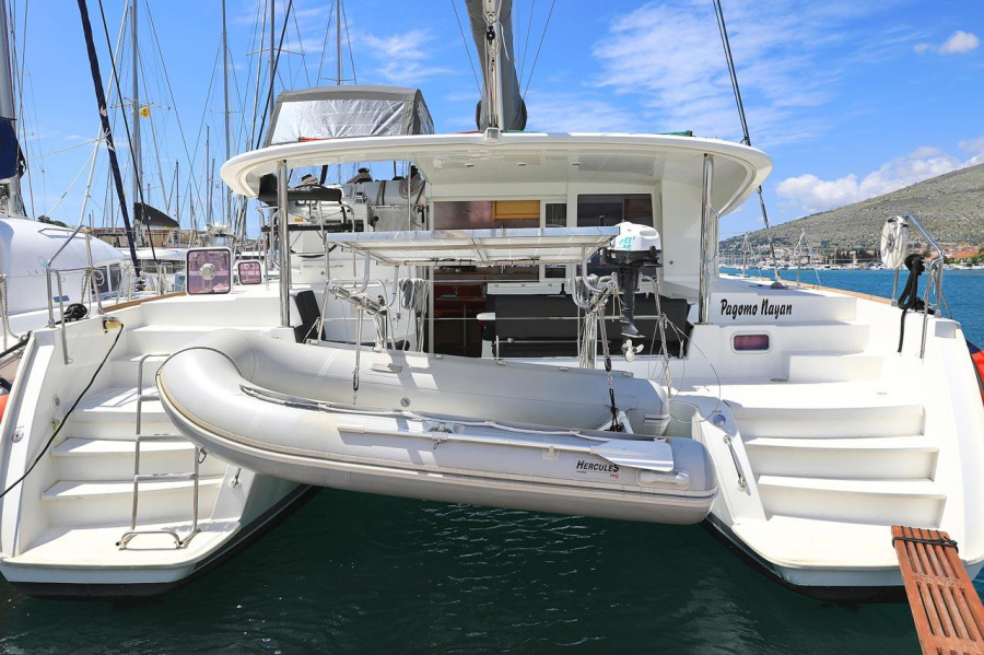 Photo #1 - Lagoon 400 - 4 + 2 cab. (Pagomo nayan) in ACI Marina - 29502