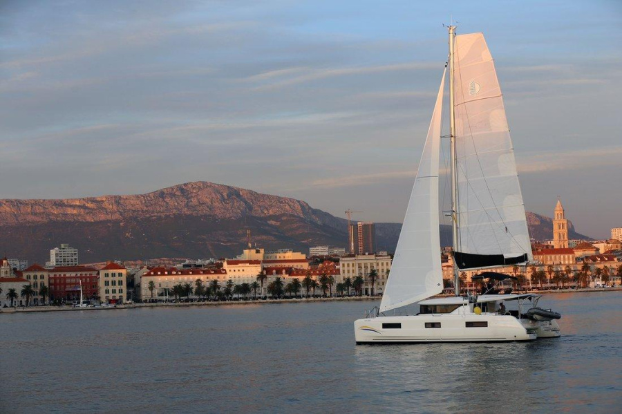 Photo #1 - Lagoon 46 - 4 + 2 cab. (Lady Point) in ACI Marina - 29584