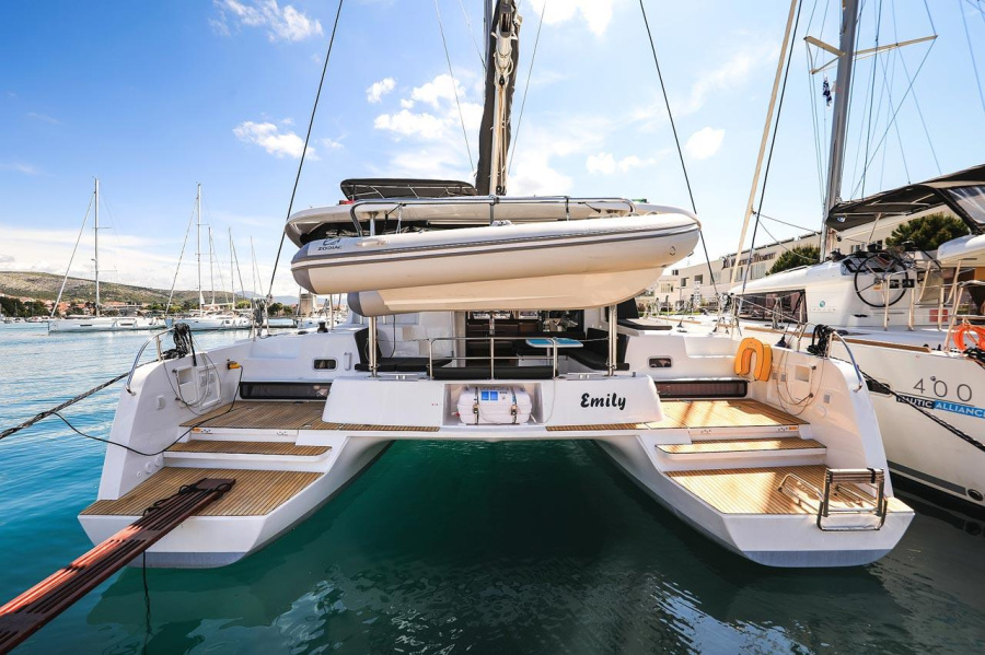 Photo #1 - Lagoon 42 - 4 + 2 cab. (Emily) in Marina (ex.SCT) - 29673