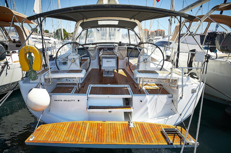 Photo #1 - Oceanis 41.1 (White Beauty) en Marina Kornati - 29984