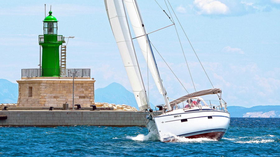 Photo #1 - Bavaria Cruiser 37 - 3 cab. (Merara) en ACI Marina - 30042