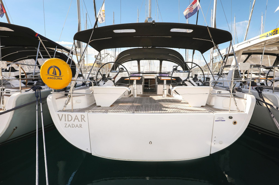 Photo #1 - Hanse 575 - 3 + 1 cab. (Vidar) en Marina (ex.SCT) - 30058