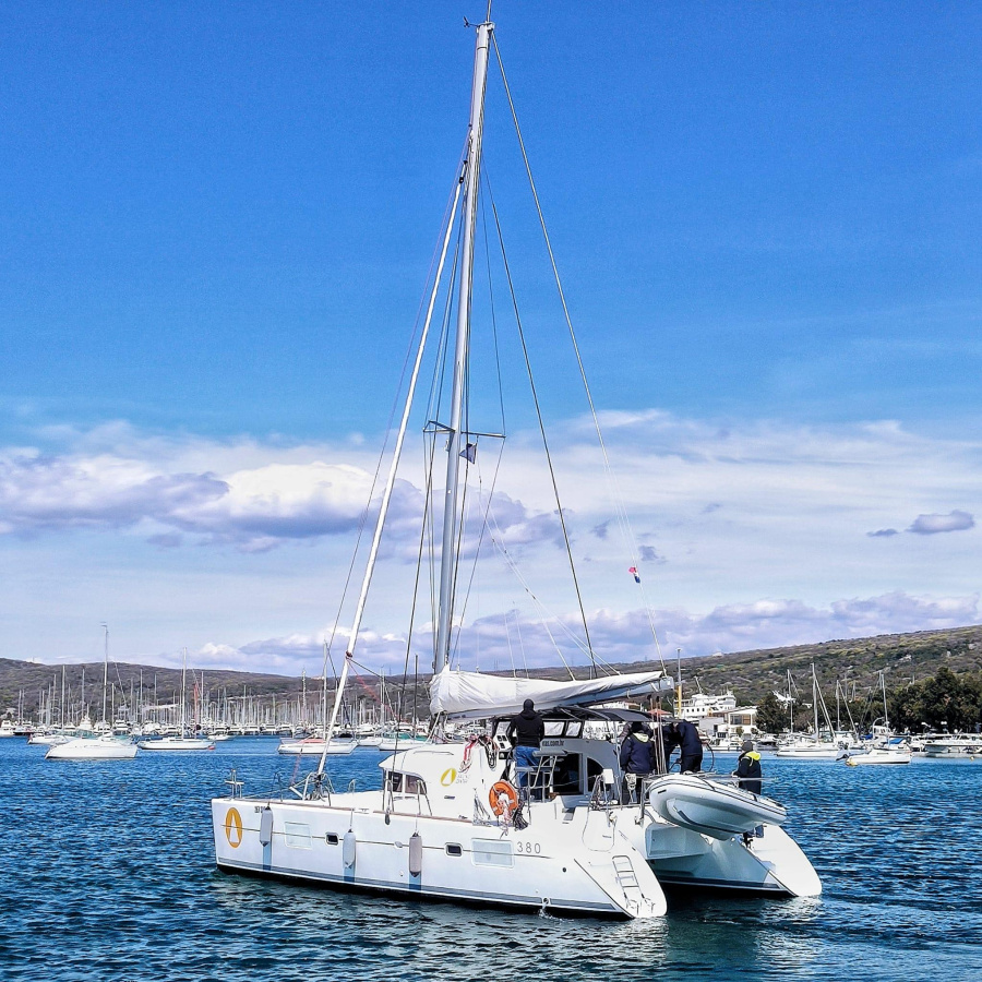 Photo #1 - Lagoon 380 - 4 + 2 cab. (Xenia) in Marina Punat - 30297