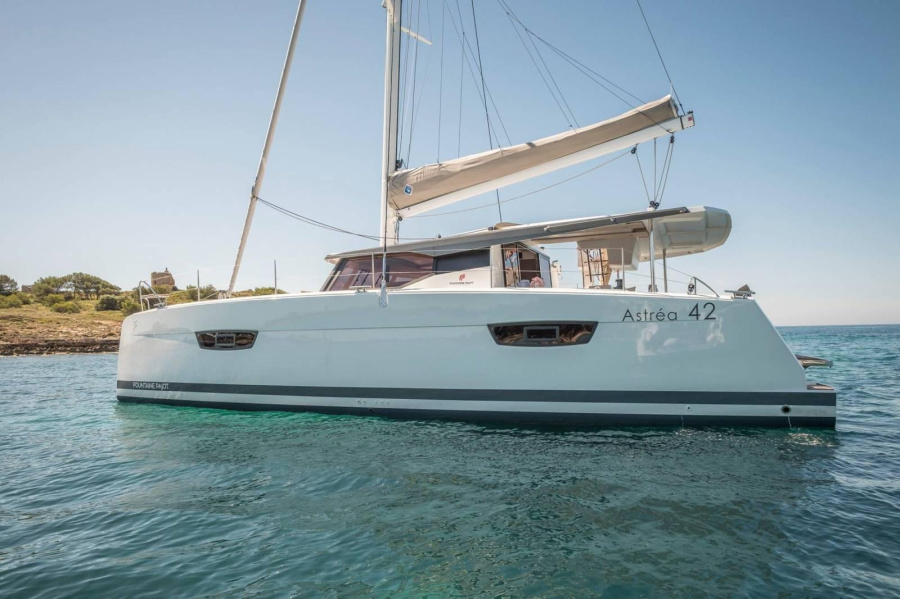 Photo #1 - Fountaine Pajot Astrea 42 - 4 + 2 cab. (ONDINE) en BVI, Hodge's Creek Marina - 30378