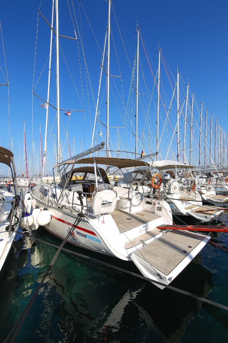Photo #1 - Bavaria Cruiser 41 - 3 cab. (Morellina) en Marina Tehnomont Veruda - 30412