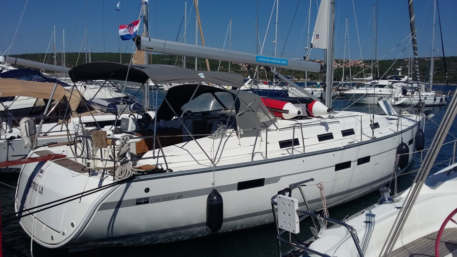 Photo #1 - Bavaria Cruiser 45 - 4 cab. (Estrella) in Marina Punat - 30475
