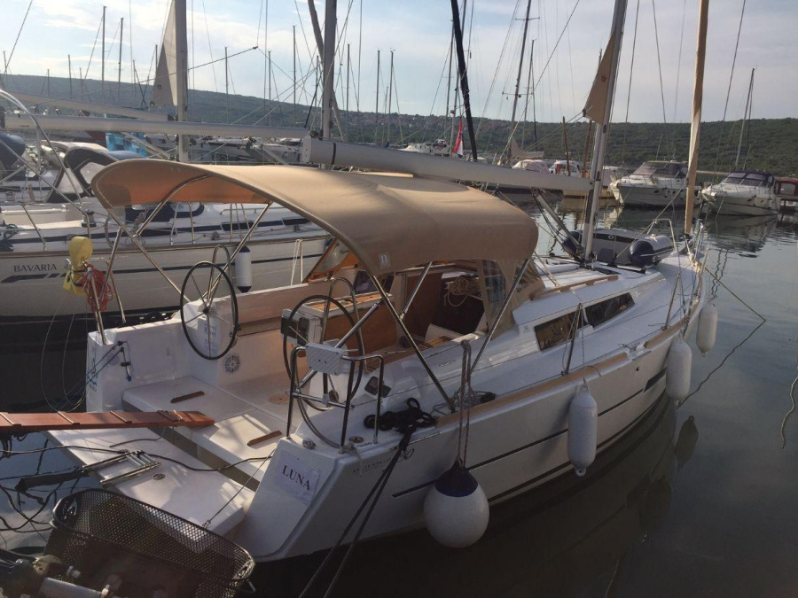Photo #1 - Dufour 350 GL (Luna) in Marina Punat - 30565