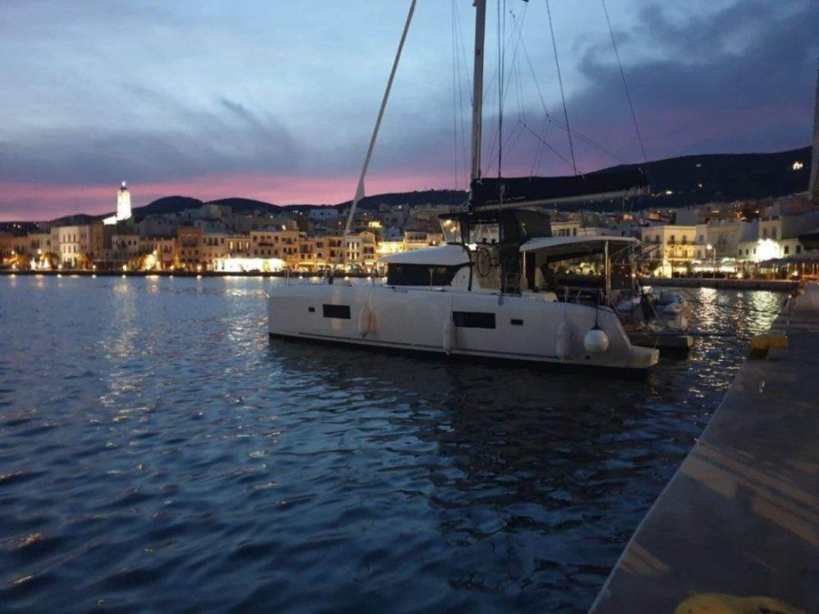 Photo #1 - Lagoon 42 - 4 + 2 cab. (All In) in - Olympic Marine - 30855
