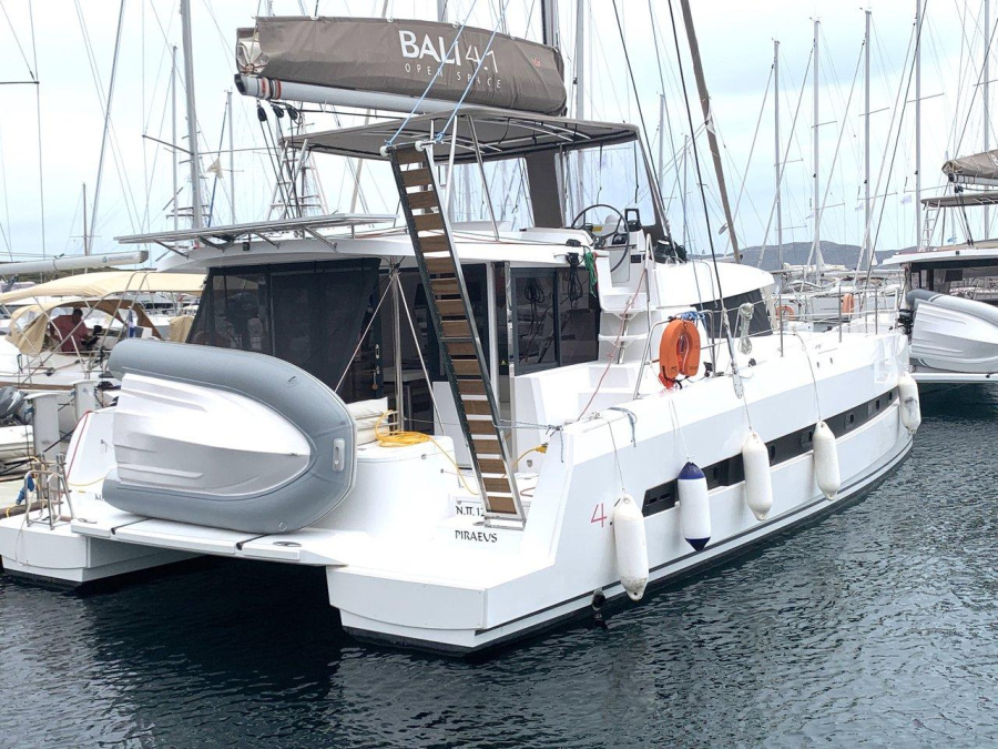 Photo #1 - Bali 4.1 - 4 + 2 cab. (Micha) in - Olympic Marine - 31209
