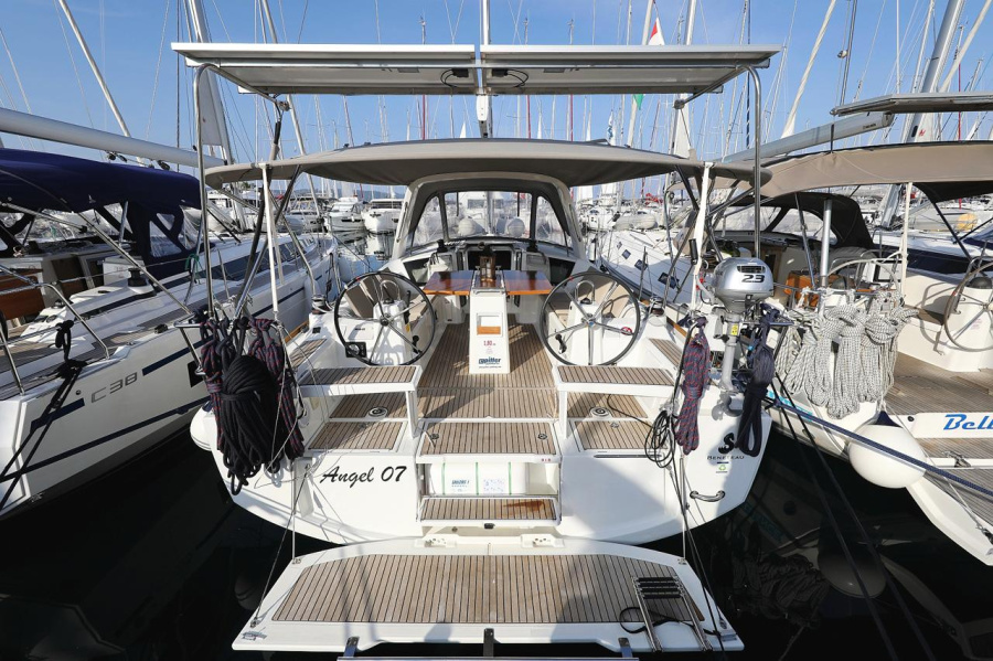 Photo #1 - Oceanis 38.1 (Angel07) in Marina Kornati - 31228