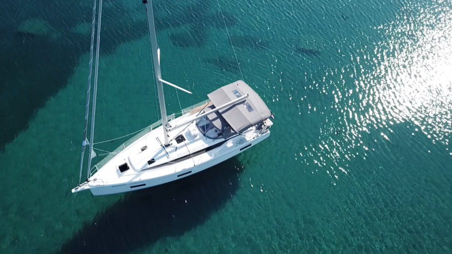 Photo #1 - Bavaria C42 (Seawave) en Marina - 31398