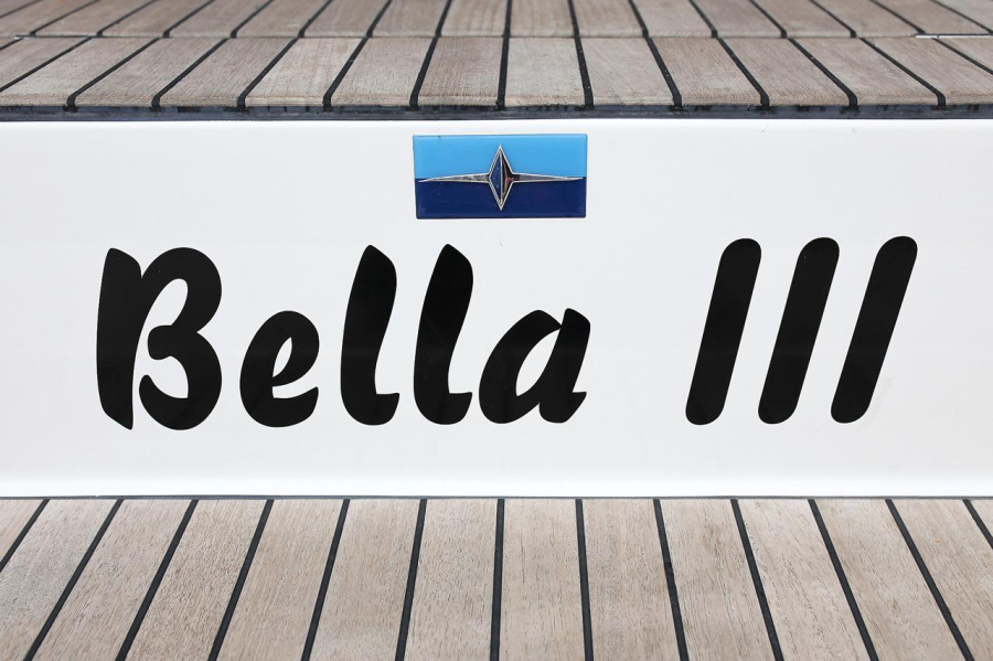 Bella III - 1