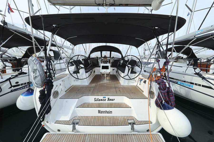 Photo #1 - Bavaria Cruiser 46 - 4 cab. (silence four) en Marina Kornati - 31445