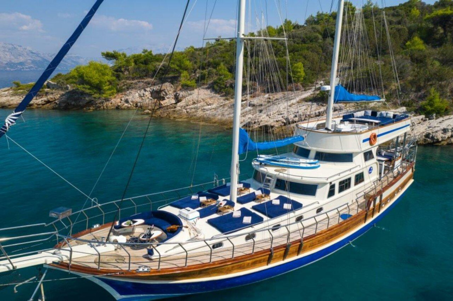 Photo #1 - Saint Luca (Saint Luca) in Harbour - 31640