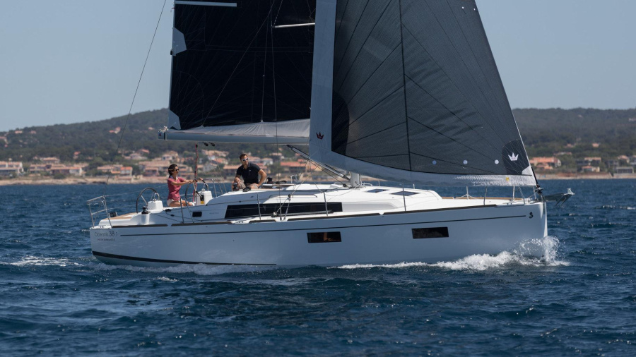 Photo #1 - Oceanis 38.1 (Maja) in Marina Tehnomont Veruda - 31706