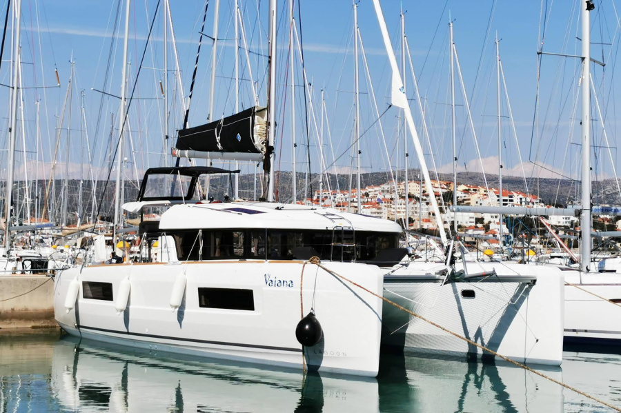 Photo #1 - Lagoon 40 - 4 + 2 cab (Vaiana) in Marina Punat - 31709