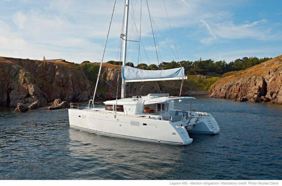 Photo #1 - Lagoon 450 F - 4 + 2 cab. (Annie) in Athens, Alimos marina - 31778