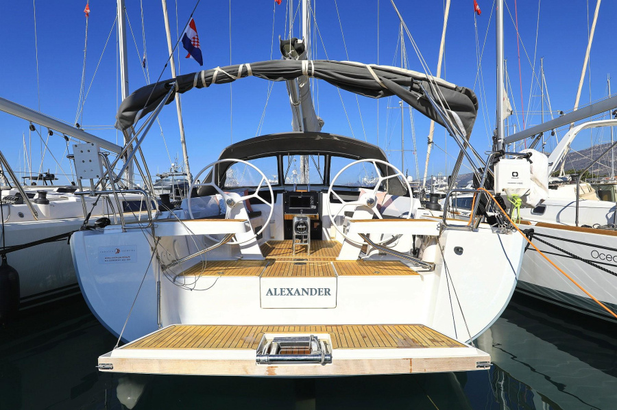 Photo #1 - Hanse 418 - 3 cab. (Alexander) in Marina - 31877
