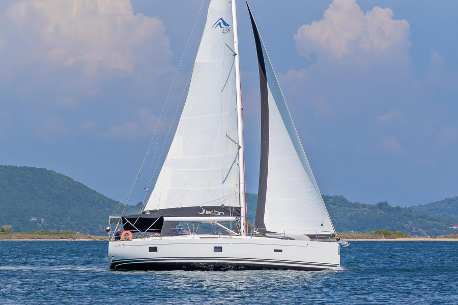 Photo #1 - Hanse 458 (Euphoria) en Lefkas main port - 31898