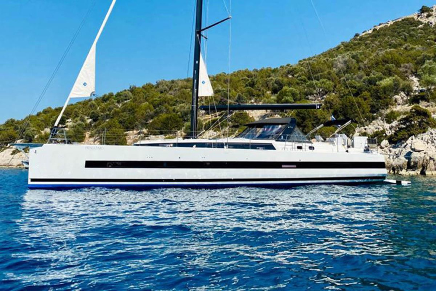 Photo #1 - Oceanis Yacht 62 - 4 + 1 (Penultimo) en Athens, Agios Kosmas marina - 31945