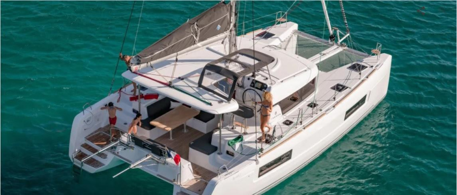 Photo #1 - Lagoon 40 - 4 + 2 cab (Falcon) en Marin Turk Göcek Village Port - 32026