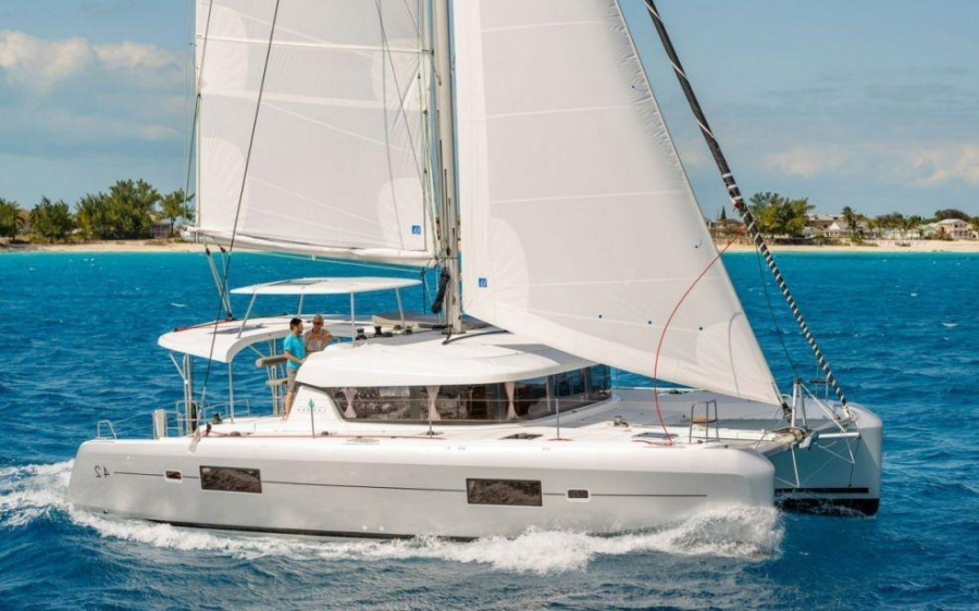 Photo #1 - Lagoon 42 - 4 + 1 cab. (SIRENA) en Yachtclub Seget (Marina Baotić) - 32084
