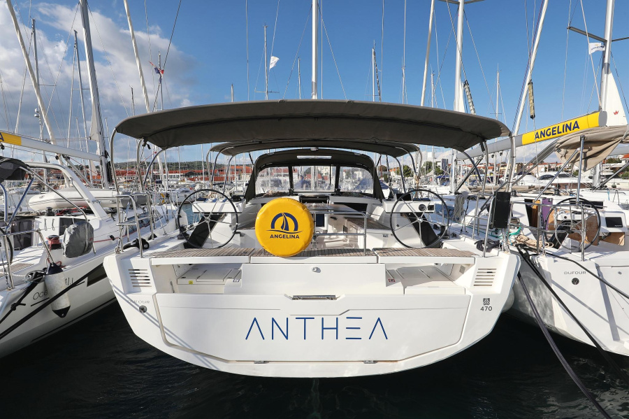 Photo #1 - Dufour 470 - 5 cab. (Anthea) en Marina (ex.SCT) - 32103