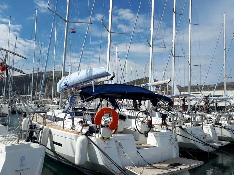 Photo #1 - Sun Odyssey 419 - 3 cab. (Tumbleweed) en Corfu, Gouvia Marina - 32110