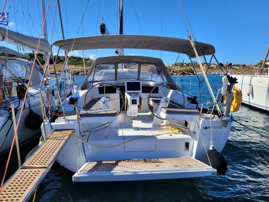 Photo #1 - Hanse 418 - 3 cab. (heNA) in - Olympic Marine - 32135