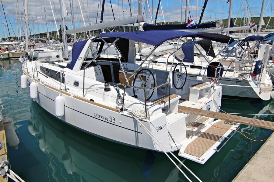 Photo #1 - Oceanis 38 - 3 cab. (Fede) in D-Marin Dalmacija Marina - 32218
