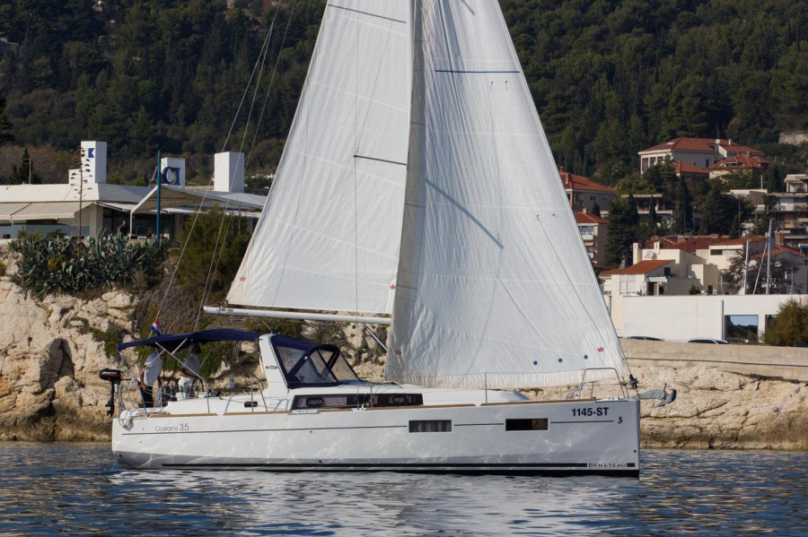 Photo #1 - Oceanis 35 (Jean Michel) en ACI Marina - 32235