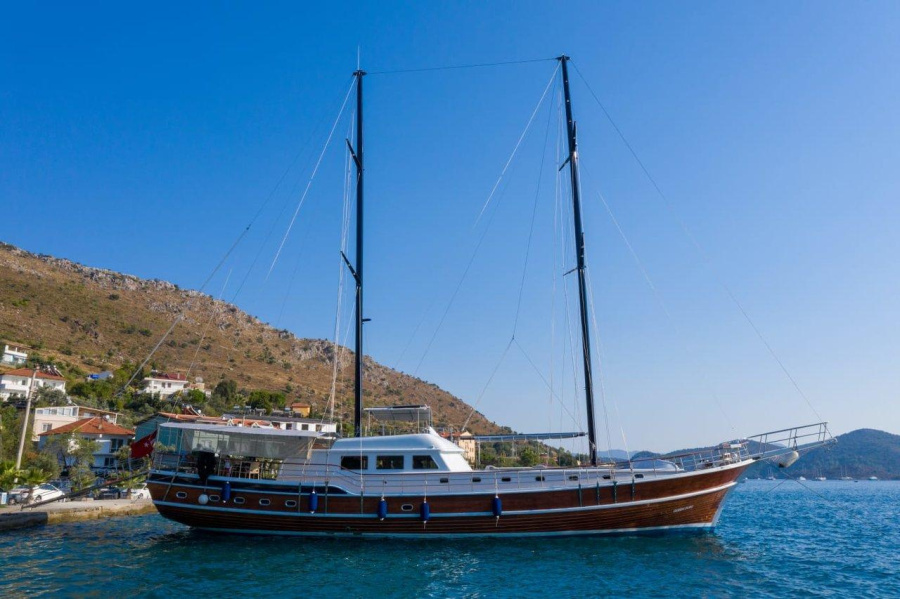 Photo #1 - Queen D. (Queen D.) en Milta Marina - 32532