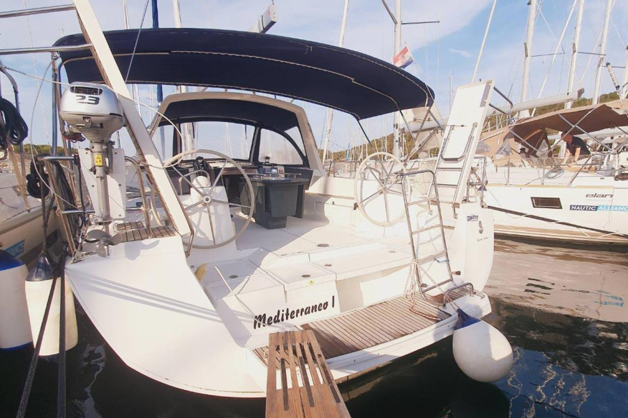 Photo #1 - Oceanis 45 - 4 cab. (Mediterraneo) en Marina Tehnomont Veruda - 32656