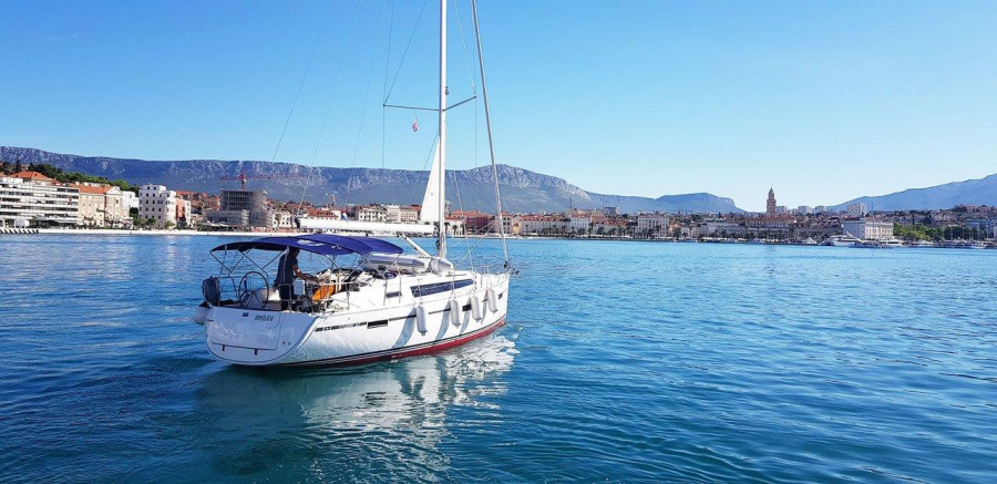Photo #1 - Bavaria Cruiser 37 - 3 cab. (Smiley) in ACI Marina - 32750