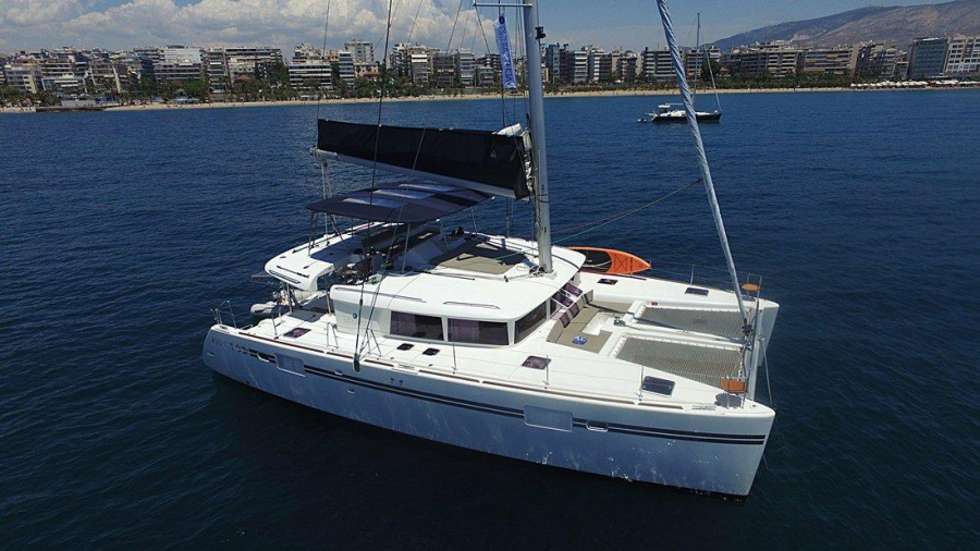 Photo #1 - Lagoon 450 - 4 + 2 cab. (Baccarat) in Alimos marina - 32858