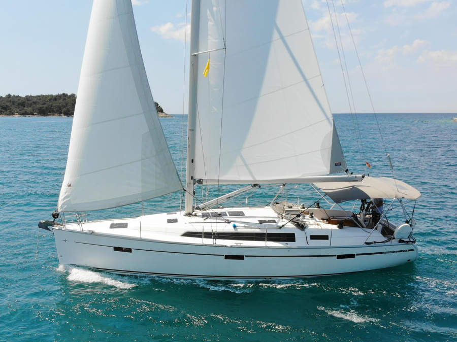 Photo #1 - Bavaria Cruiser 41 - 3 cab. (Raven) in Marina Tehnomont Veruda - 32929